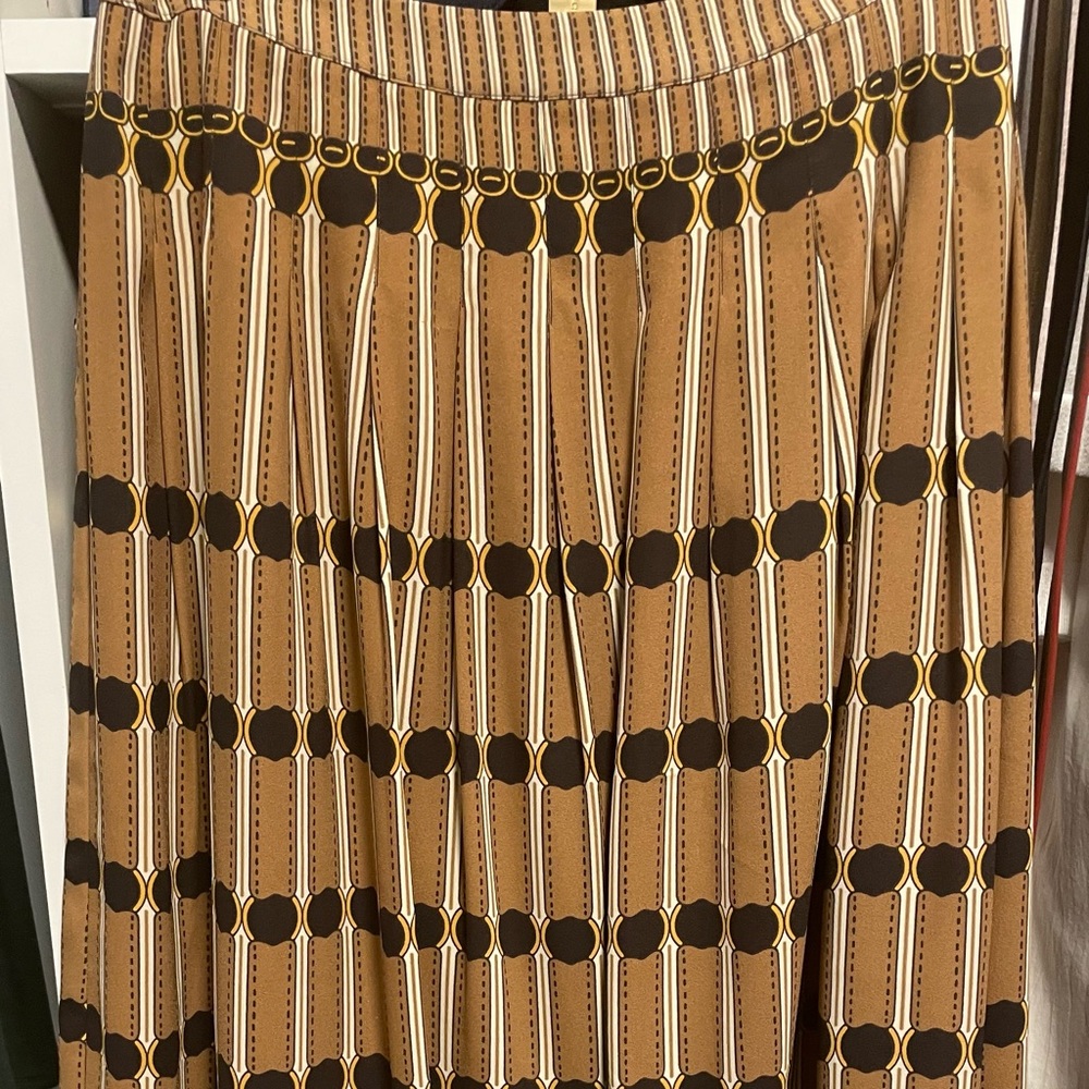 Lightweight Multiple shades of brown skirt